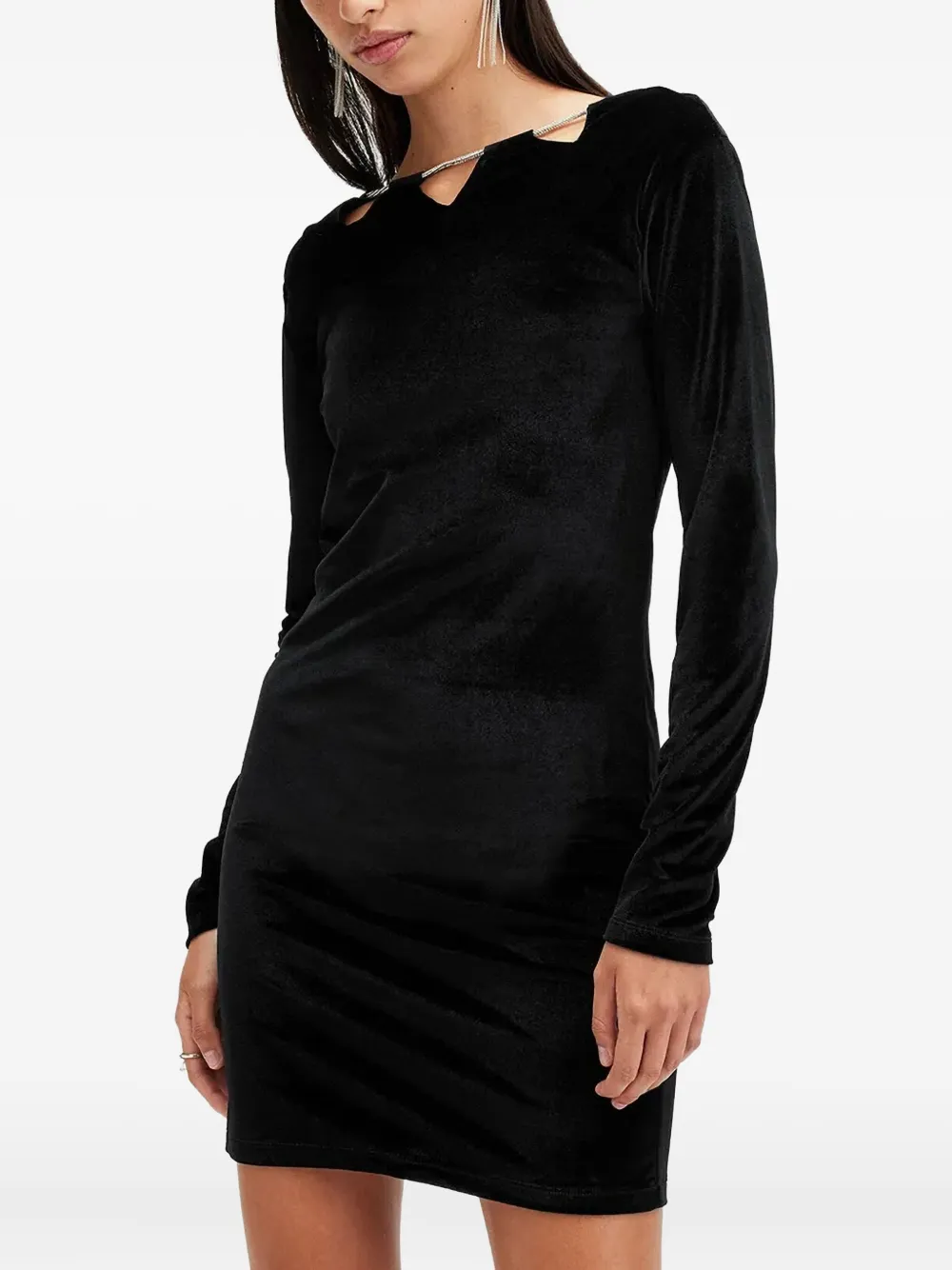 Бархатное платье с цепочкой AllSaints, черный 
Бархатное платье с цепочкой AllSaints, черный