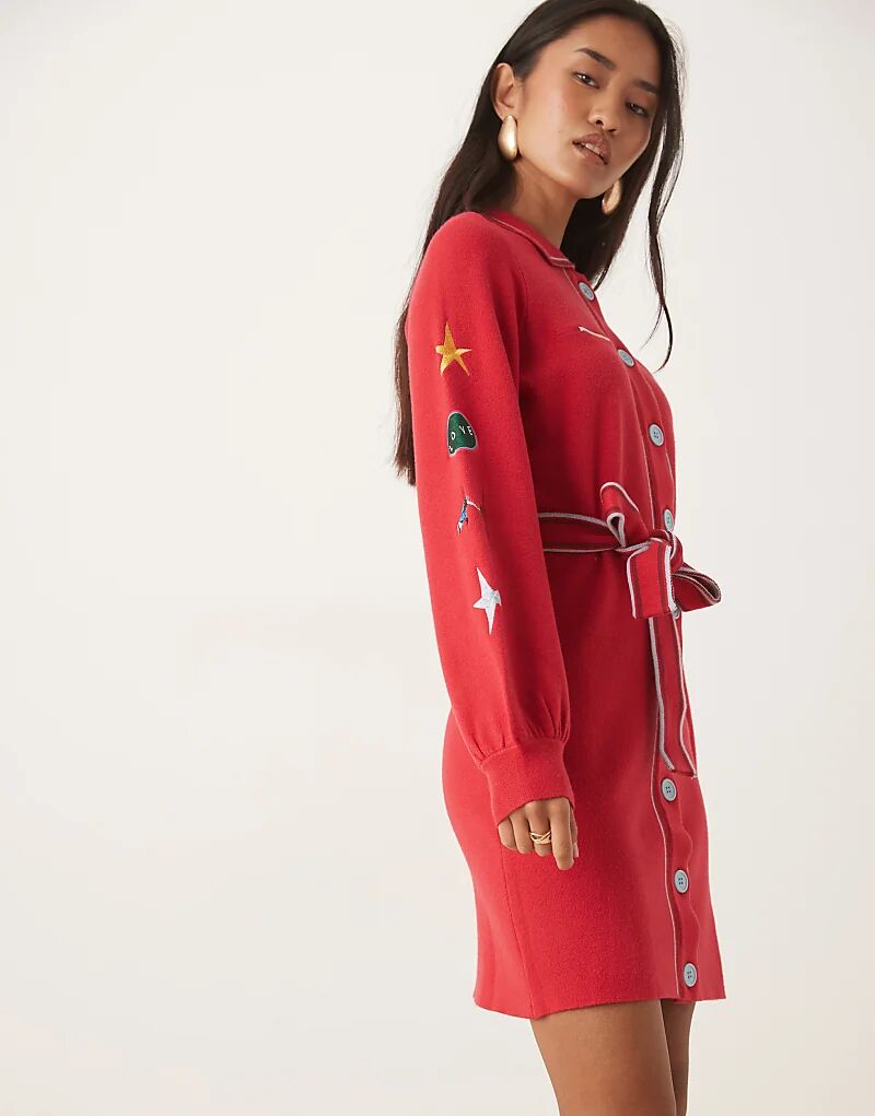 Мини-платье-кардиган с принтом «Never Fully Dressed» красного цвета
Мини-платье-кардиган с принтом «Never Fully Dressed» красного цвета