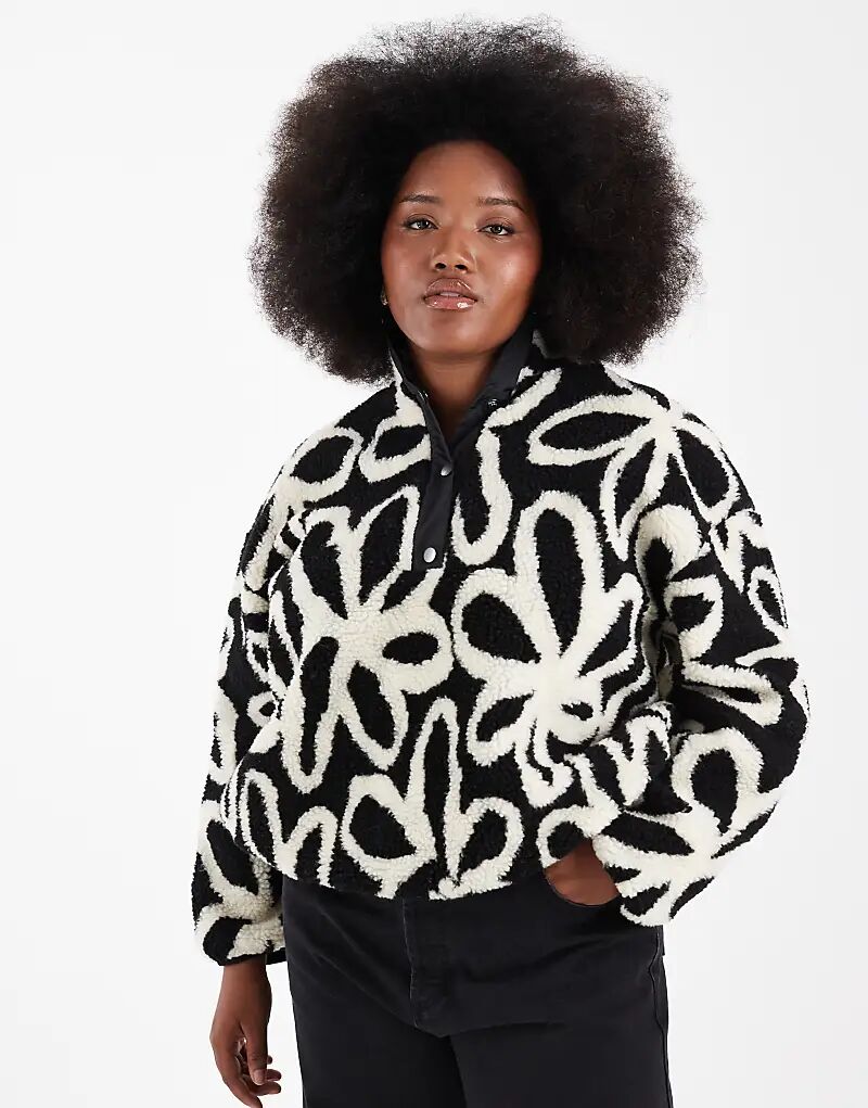 ONLY Curve, флисовая толстовка на пуговицах с белым цветочным принтом
ONLY Curve, флисовая толстовка на пуговицах с белым цветочным принтом