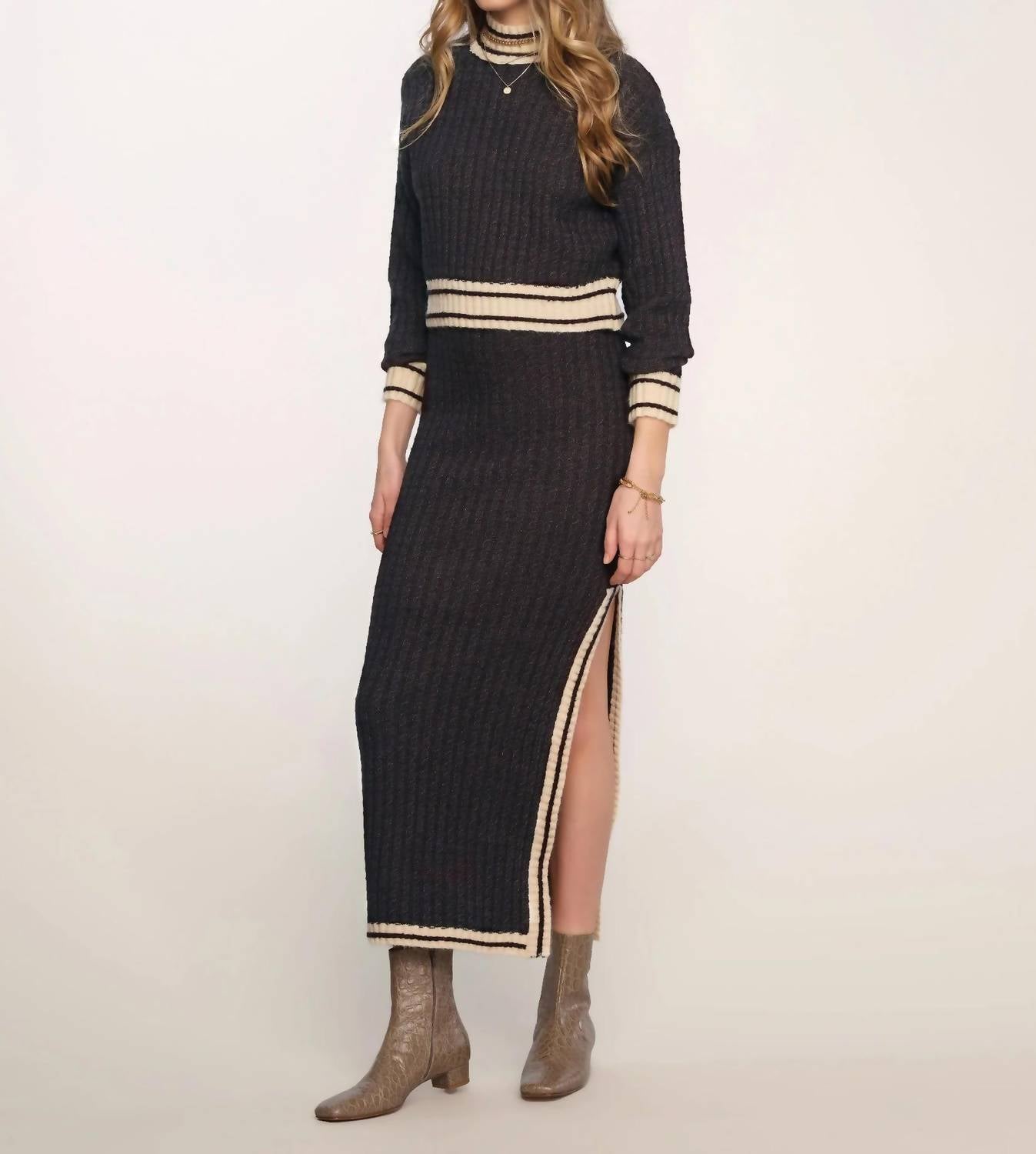 Комплект Mirella в черном цвете heartloom 
Комплект Mirella в черном цвете heartloom