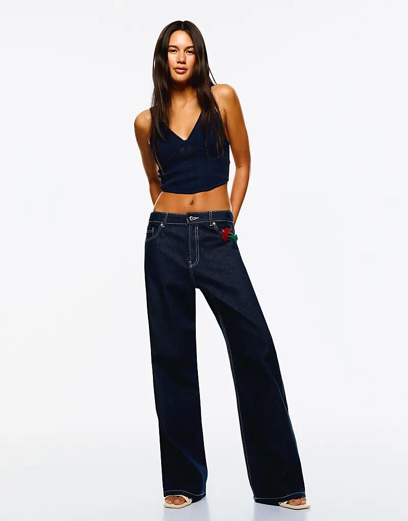 Джинсы Bershka Baggy темно-синего цвета
Джинсы Bershka Baggy темно-синего цвета