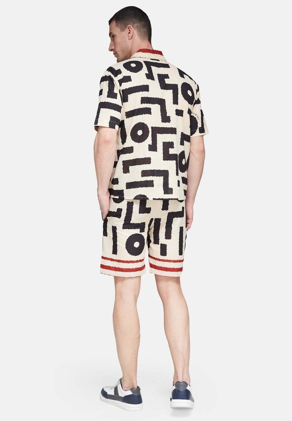 Рубашка TELA Be Sunset, черный
Рубашка TELA Be Sunset, черный