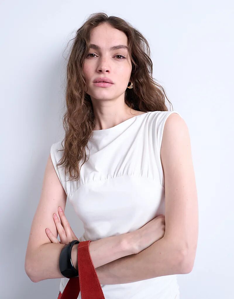 Топ без рукавов Topshop со сборками цвета слоновой кости
Топ без рукавов Topshop со сборками цвета слоновой кости