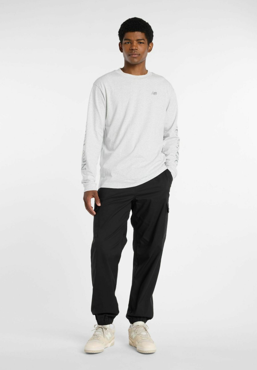 Толстовка New Balance LONG SLEEVE, Ash Heather/Grey
Толстовка New Balance LONG SLEEVE, Ash Heather/Grey