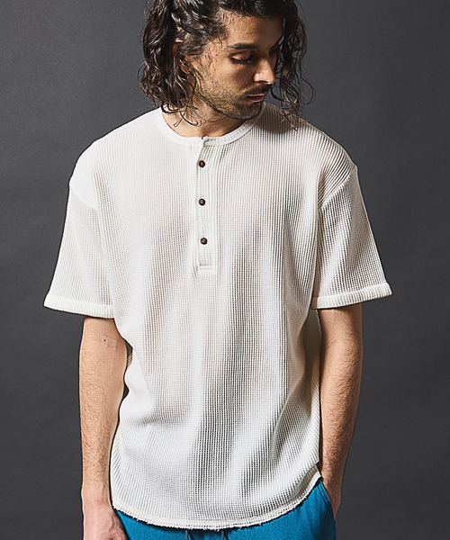 Футболка с воротником-стойкой, вафельная RATTLE TRAP, белый
Футболка с воротником-стойкой, вафельная RATTLE TRAP, белый