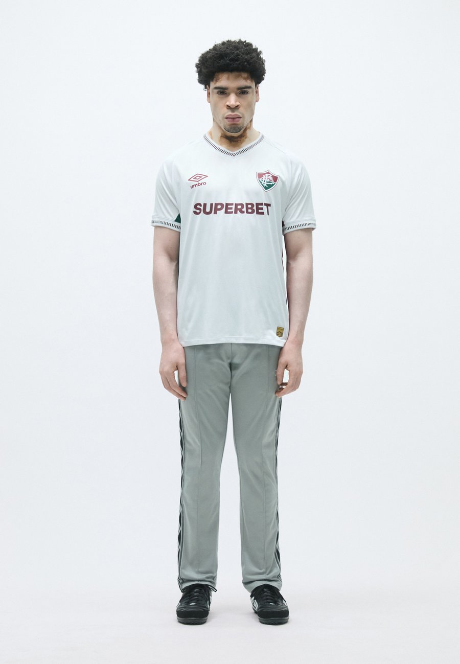 Футболка Umbro BRAZIL FLUMINENSE AWAY UNISEX, White, Белый, Футболка Umbro BRAZIL FLUMINENSE AWAY UNISEX, White
Футболка Umbro BRAZIL FLUMINENSE AWAY UNISEX, White, Белый, Футболка Umbro BRAZIL FLUMINENSE AWAY UNISEX, White