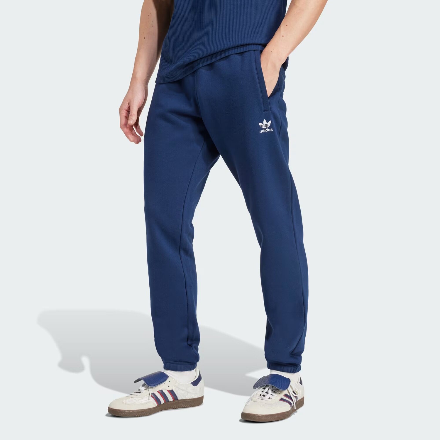 Брюки Trefoil Essentials Adidas, цвет Night Indigo
Брюки Trefoil Essentials Adidas, цвет Night Indigo