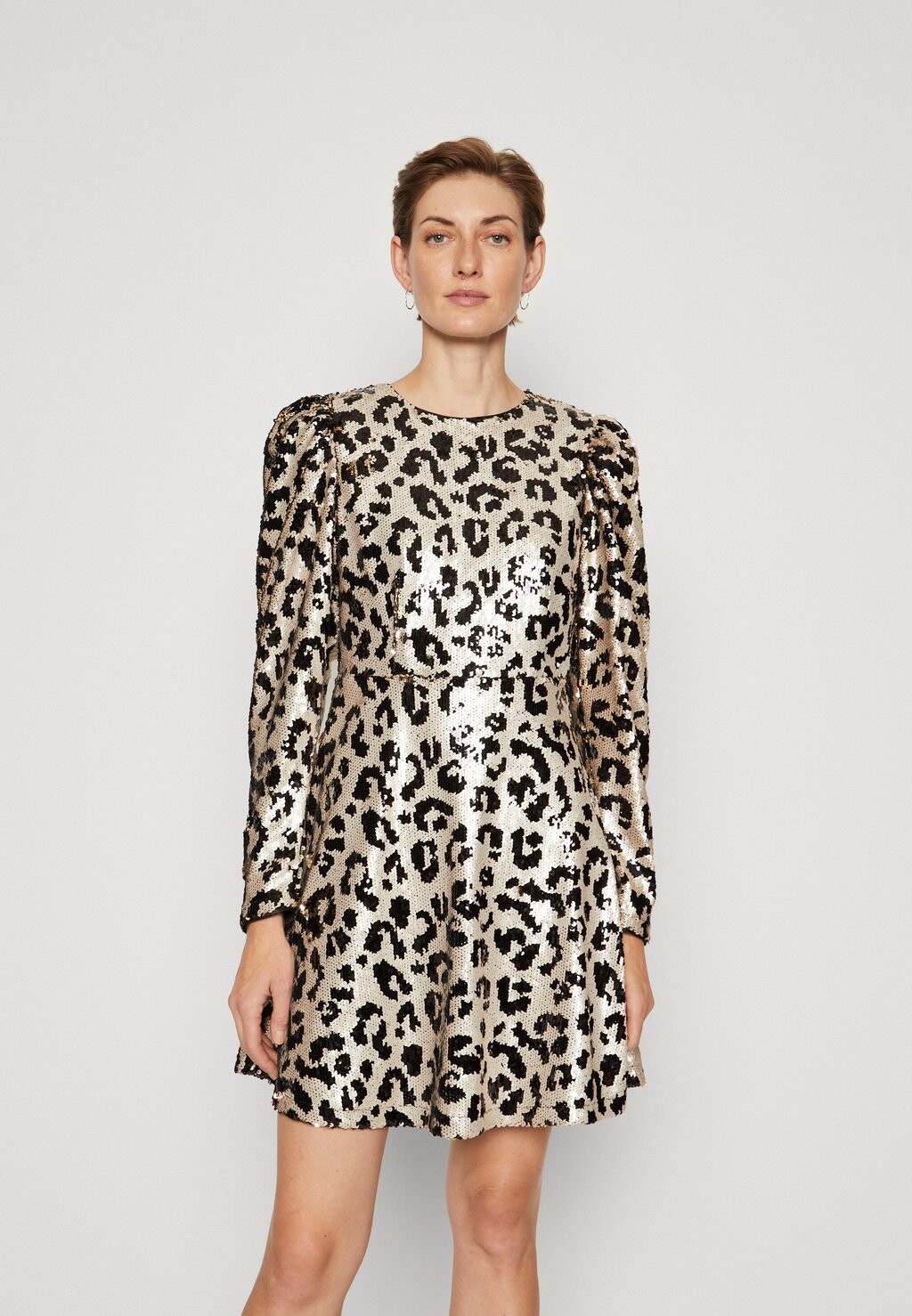 Коктейльное платье HOLLIS SEQUIN MINI DRESS By Malina, разноцветный
Коктейльное платье HOLLIS SEQUIN MINI DRESS By Malina, разноцветный