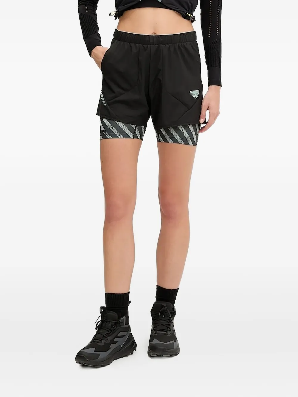 Многослойные шорты для бега с логотипом DYNAFIT, черный
Многослойные шорты для бега с логотипом DYNAFIT, черный