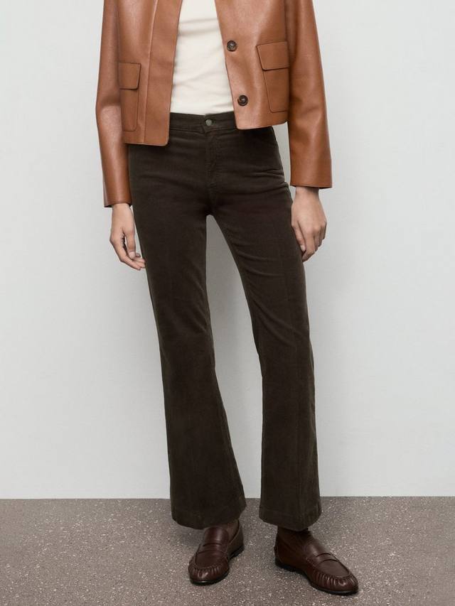 Джинсы Jolene расклешенные из вельвета Mango, Dark Brown
Джинсы Jolene расклешенные из вельвета Mango, Dark Brown