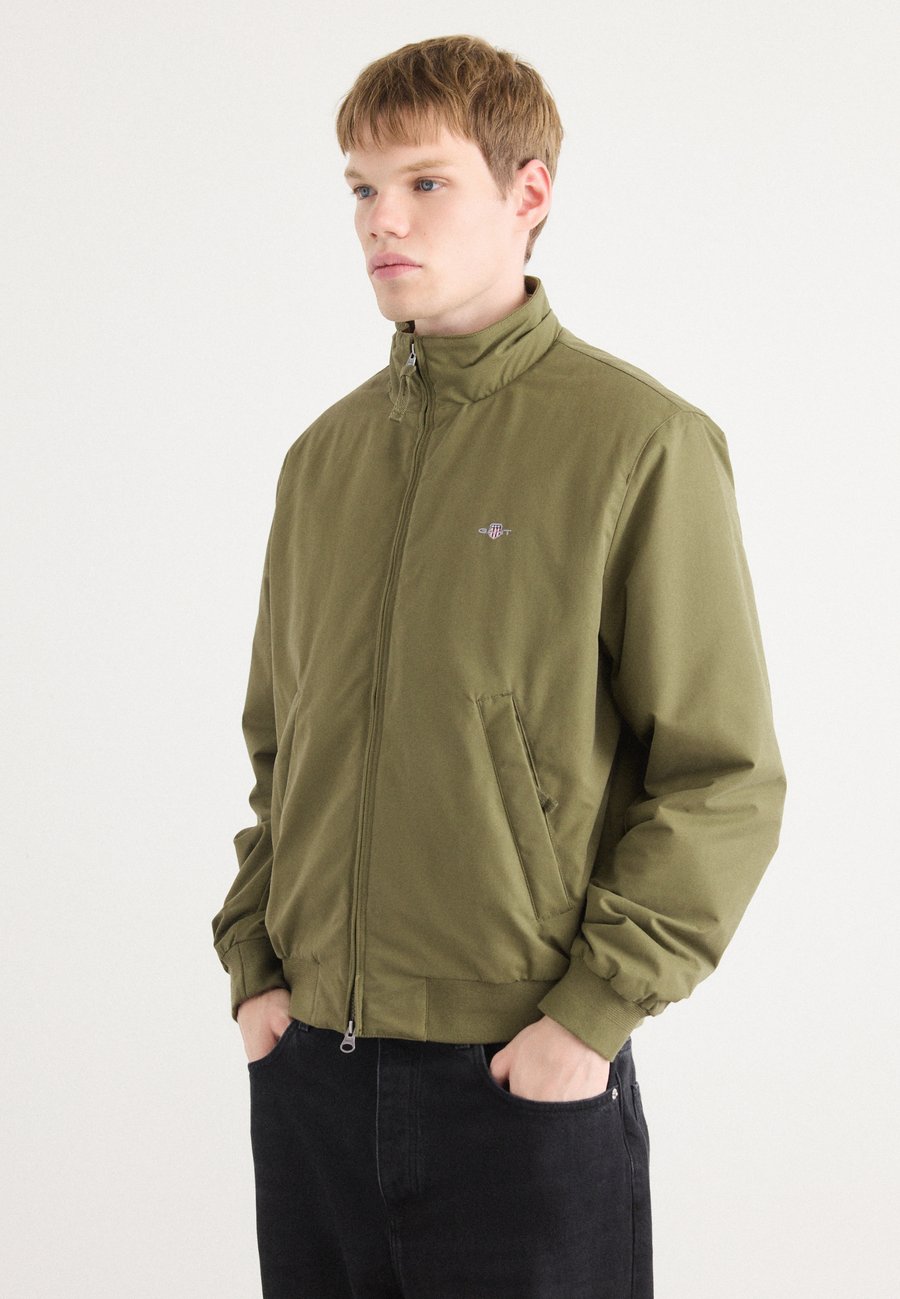 Куртка GANT HAMPSHIRE JACKET, Moss Green/Khaki
Куртка GANT HAMPSHIRE JACKET, Moss Green/Khaki