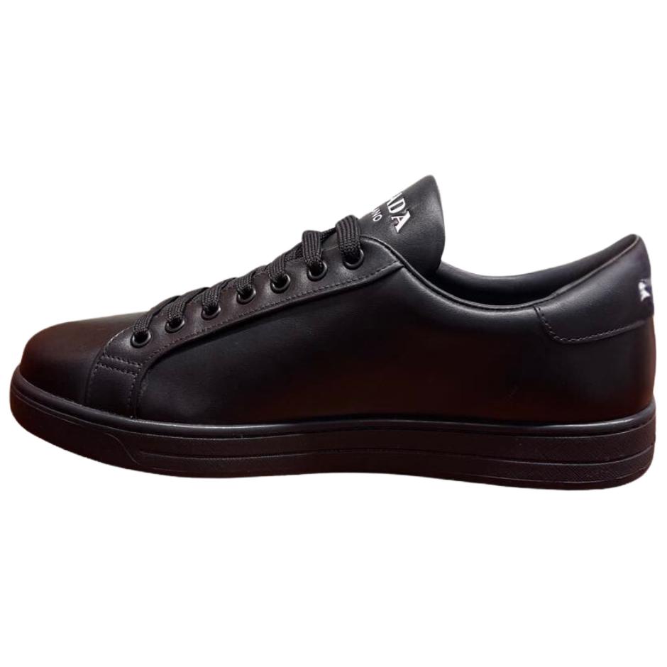 Низкие скейтерские кроссовки мужские черные PRADA, Original Shoe Box Included
Низкие скейтерские кроссовки мужские черные PRADA, Original Shoe Box Included