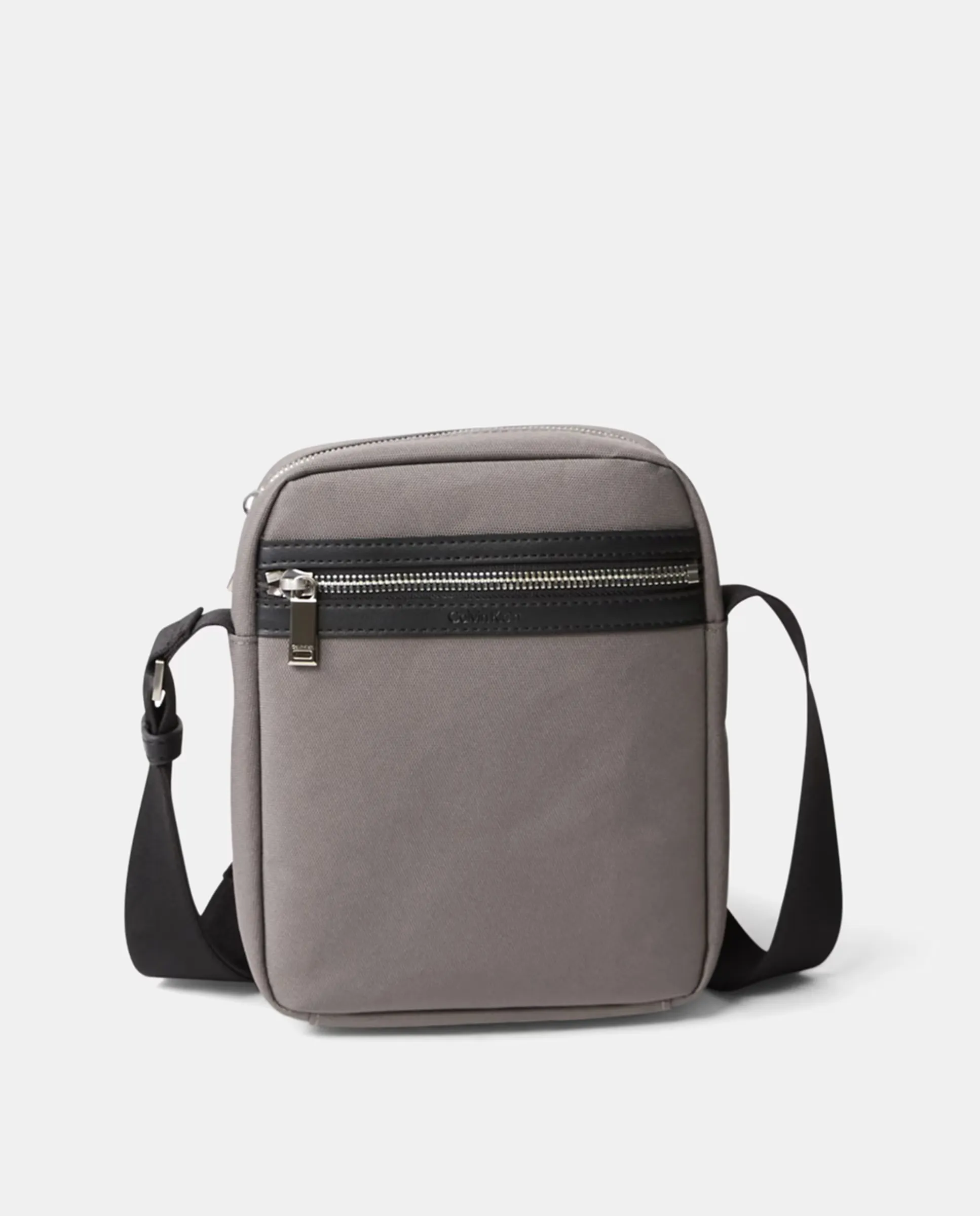 Мужская повседневная сумка через плечо Calvin Klein, серый
Мужская повседневная сумка через плечо Calvin Klein, серый