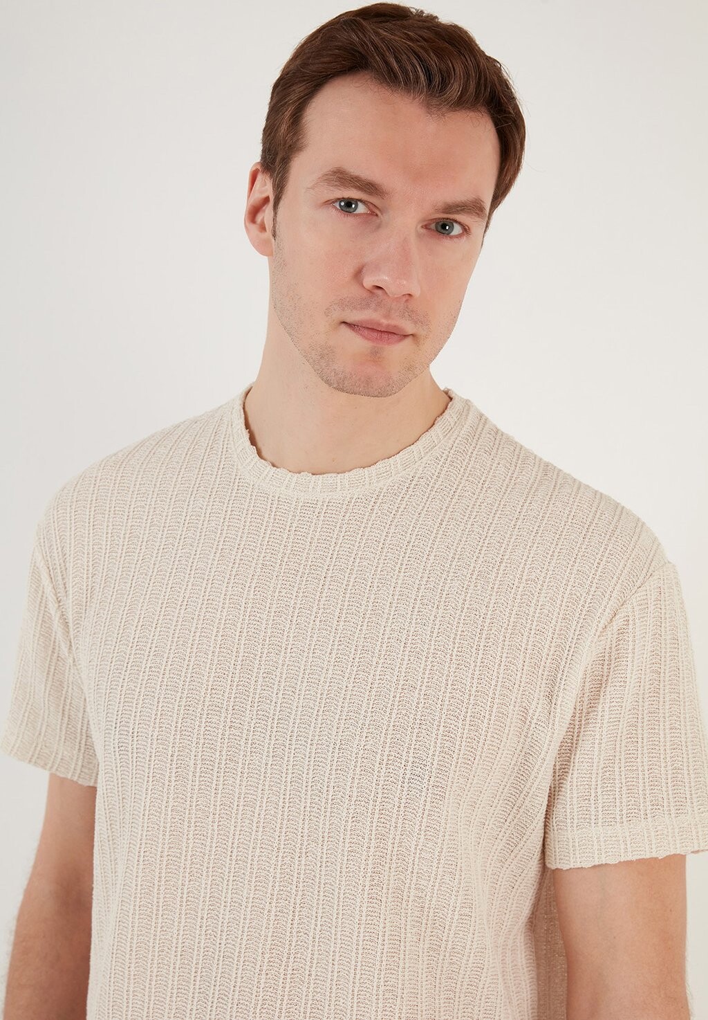 Базовая футболка Regular Fit Buratti, кремовый
Базовая футболка Regular Fit Buratti, кремовый