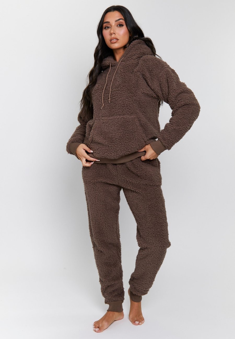 Пижамный комплект Loungeable BORG HOODED SET, Brown
Пижамный комплект Loungeable BORG HOODED SET, Brown