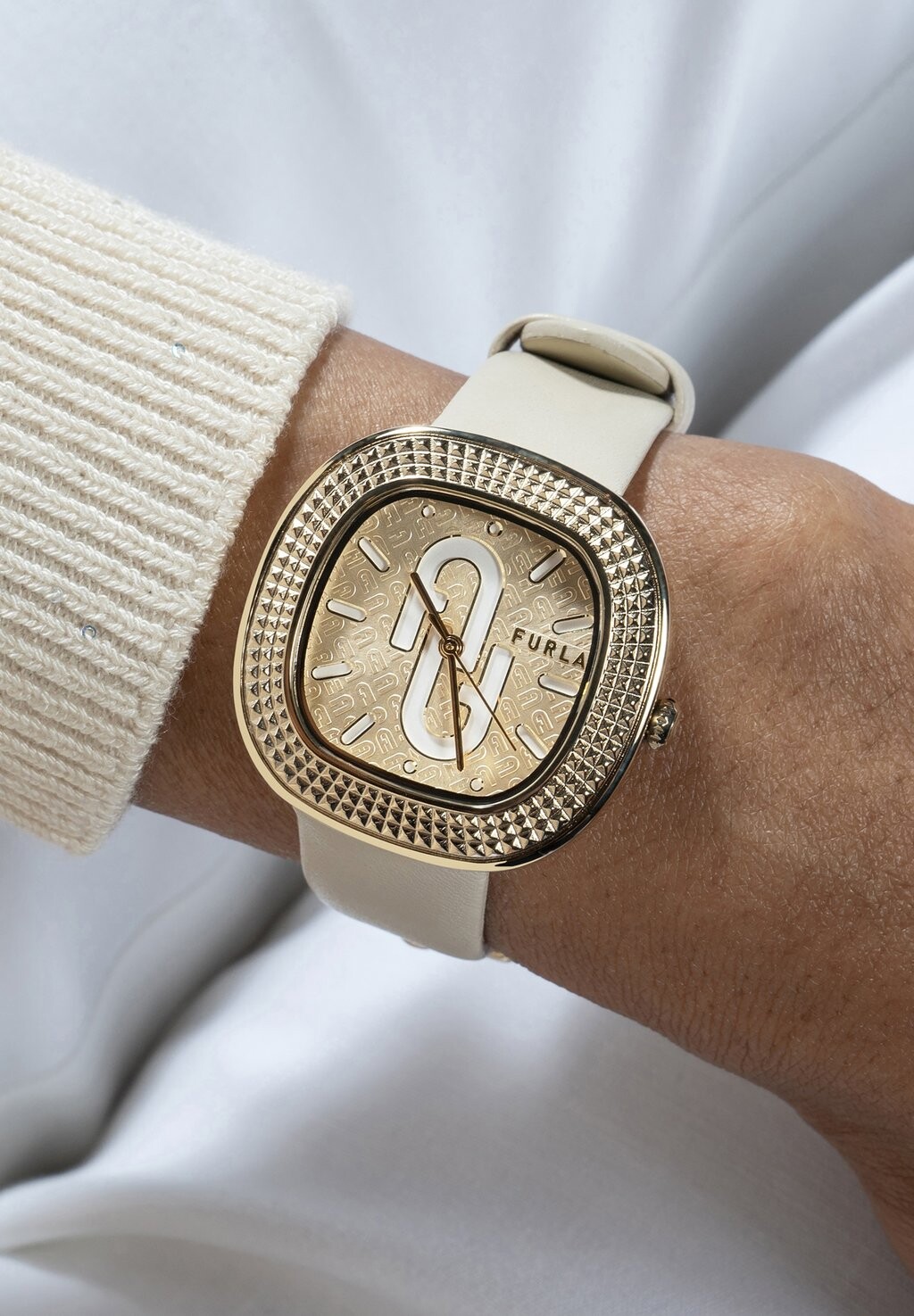 Часы QUARTZ ANALOG TV SHAPE Furla, цвет beige
Часы QUARTZ ANALOG TV SHAPE Furla, цвет beige