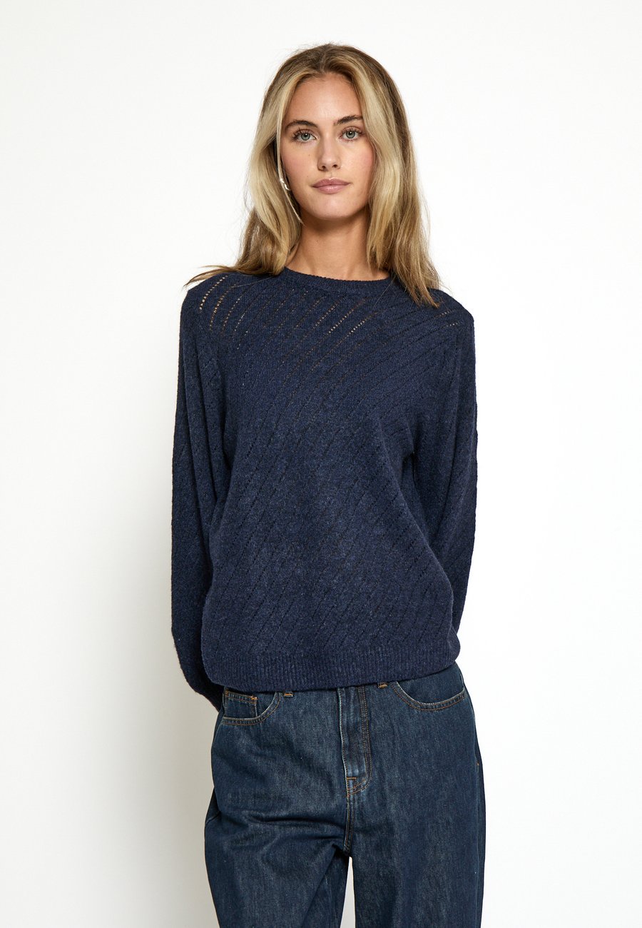 Джемпер PEPPERCORN Jumper, Black Iris/Blue
Джемпер PEPPERCORN Jumper, Black Iris/Blue