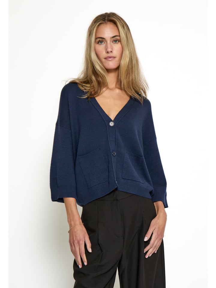 Кардиган цвета NAVY Peppercorn
Кардиган цвета NAVY Peppercorn