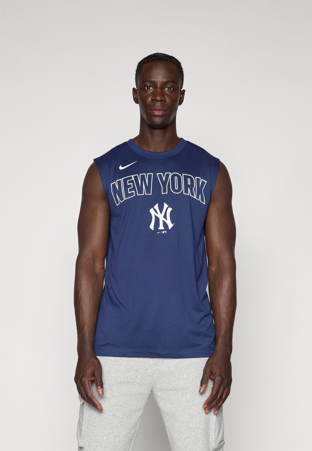 Майка MLB NEW YORK YANKEES KNOCKOUT MUSCLE TANK - Club wear Nike Performance, синий
Майка MLB NEW YORK YANKEES KNOCKOUT MUSCLE TANK - Club wear Nike Performance, синий