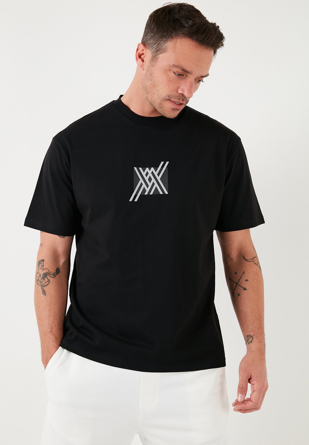 Футболка с принтом REGULAR FIT Buratti, черный
Футболка с принтом REGULAR FIT Buratti, черный