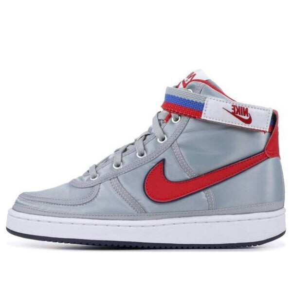 Кроссовки вандал высокие supreme Nike, серебряный
Кроссовки вандал высокие supreme Nike, серебряный