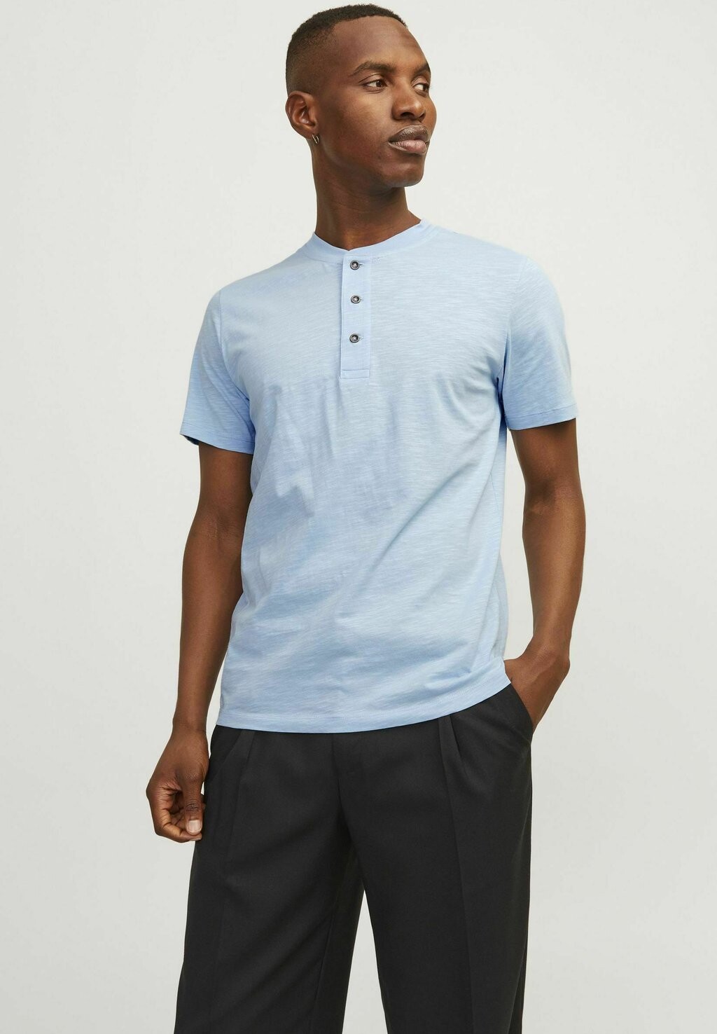 Базовая футболка Jack & Jones, светло-голубой
Базовая футболка Jack & Jones, светло-голубой