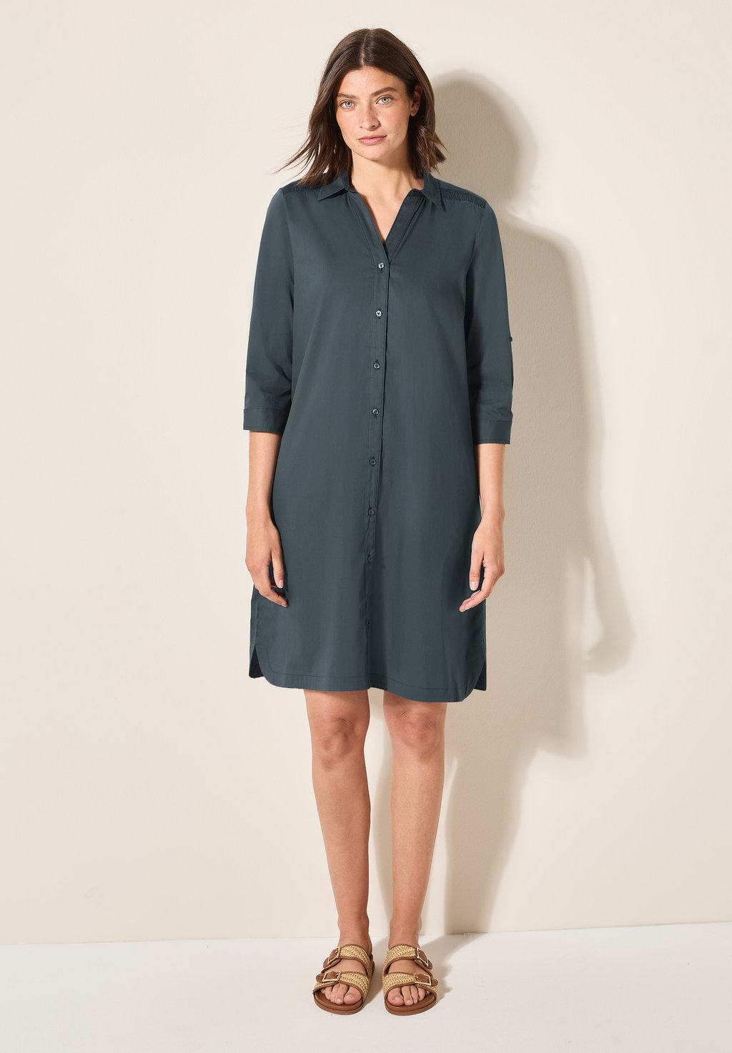 Платье-рубашка MIT SMOK-DETAIL Cecil, темно-зеленый
Платье-рубашка MIT SMOK-DETAIL Cecil, темно-зеленый