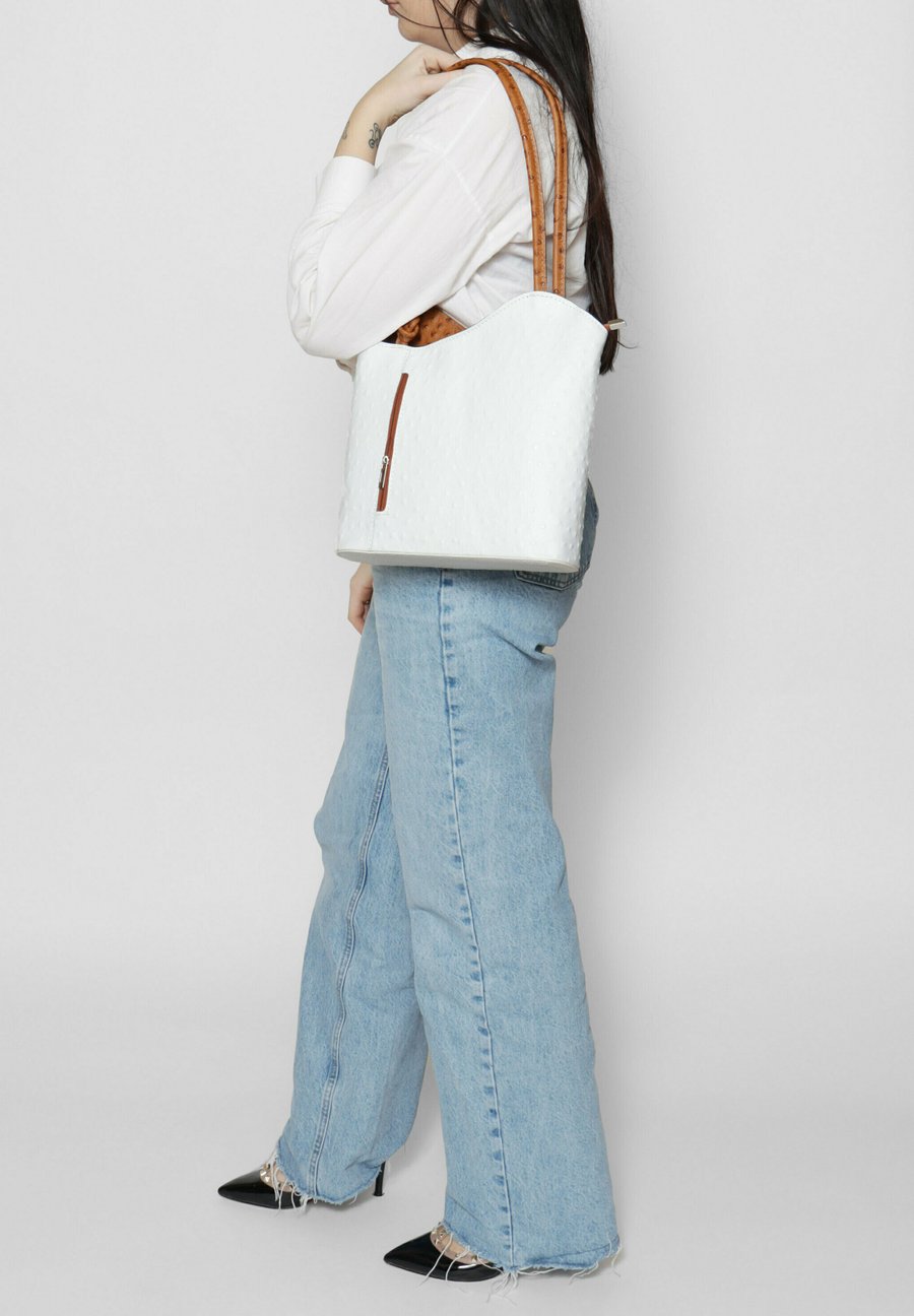 Рюкзак Chiara Ferretti Rucksack, Bianco Cuoio/White
Рюкзак Chiara Ferretti Rucksack, Bianco Cuoio/White