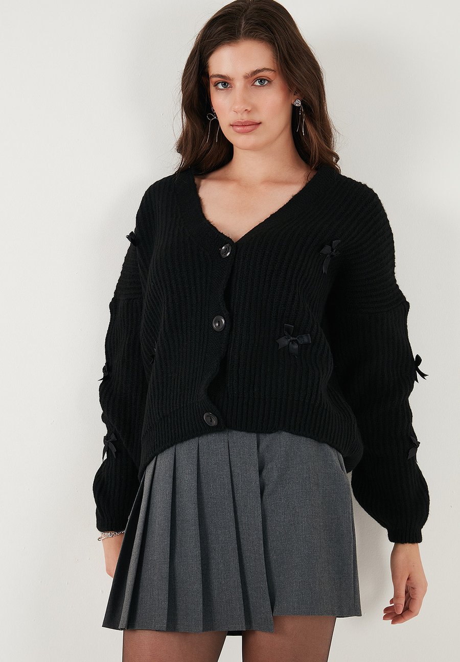 Кардиган LELA LOOSE FIT, Black
Кардиган LELA LOOSE FIT, Black