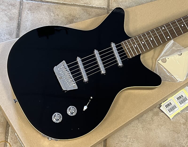 Электрогитара Danelectro '59 Triple Divine Electric Guitar Black
Электрогитара Danelectro '59 Triple Divine Electric Guitar Black
