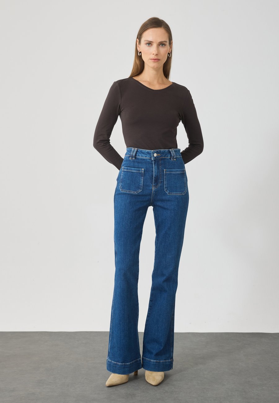 Топ Anna Field 3 PACK, Ganache/Evening Blue/Egret/Dark Brown
Топ Anna Field 3 PACK, Ganache/Evening Blue/Egret/Dark Brown