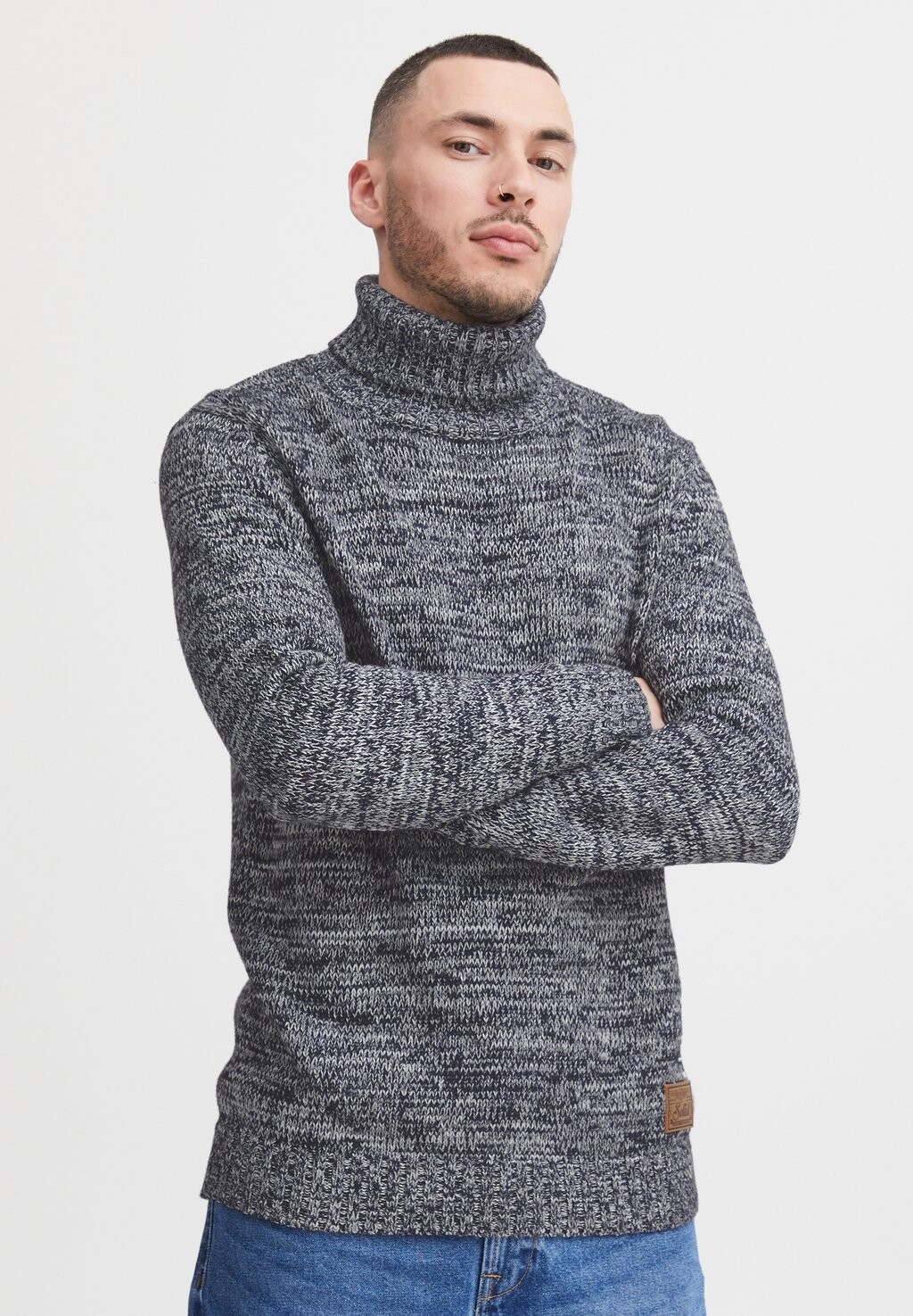 Свитер Philaremo Solid, цвет insignia
Свитер Philaremo Solid, цвет insignia