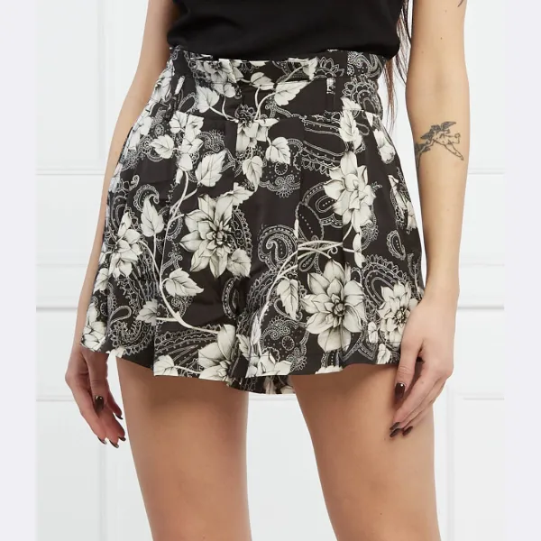 Дубовые шорты свободного кроя Pinko, черный
Дубовые шорты свободного кроя Pinko, черный