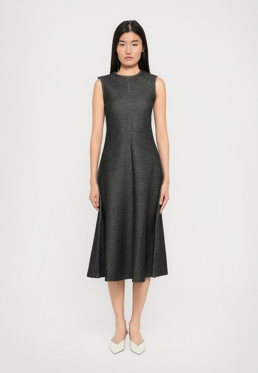 Платье MAX&Co. SAPHIR, Anthrazit Salz/Dark Grey
Платье MAX&Co. SAPHIR, Anthrazit Salz/Dark Grey