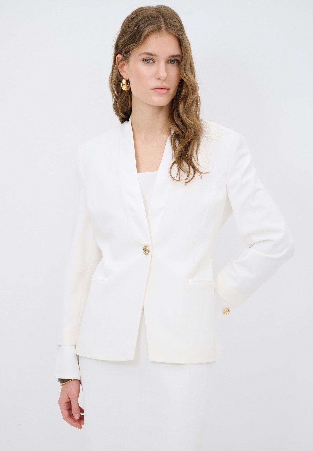 Блейзер COLLARLESS adL, белый
Блейзер COLLARLESS adL, белый