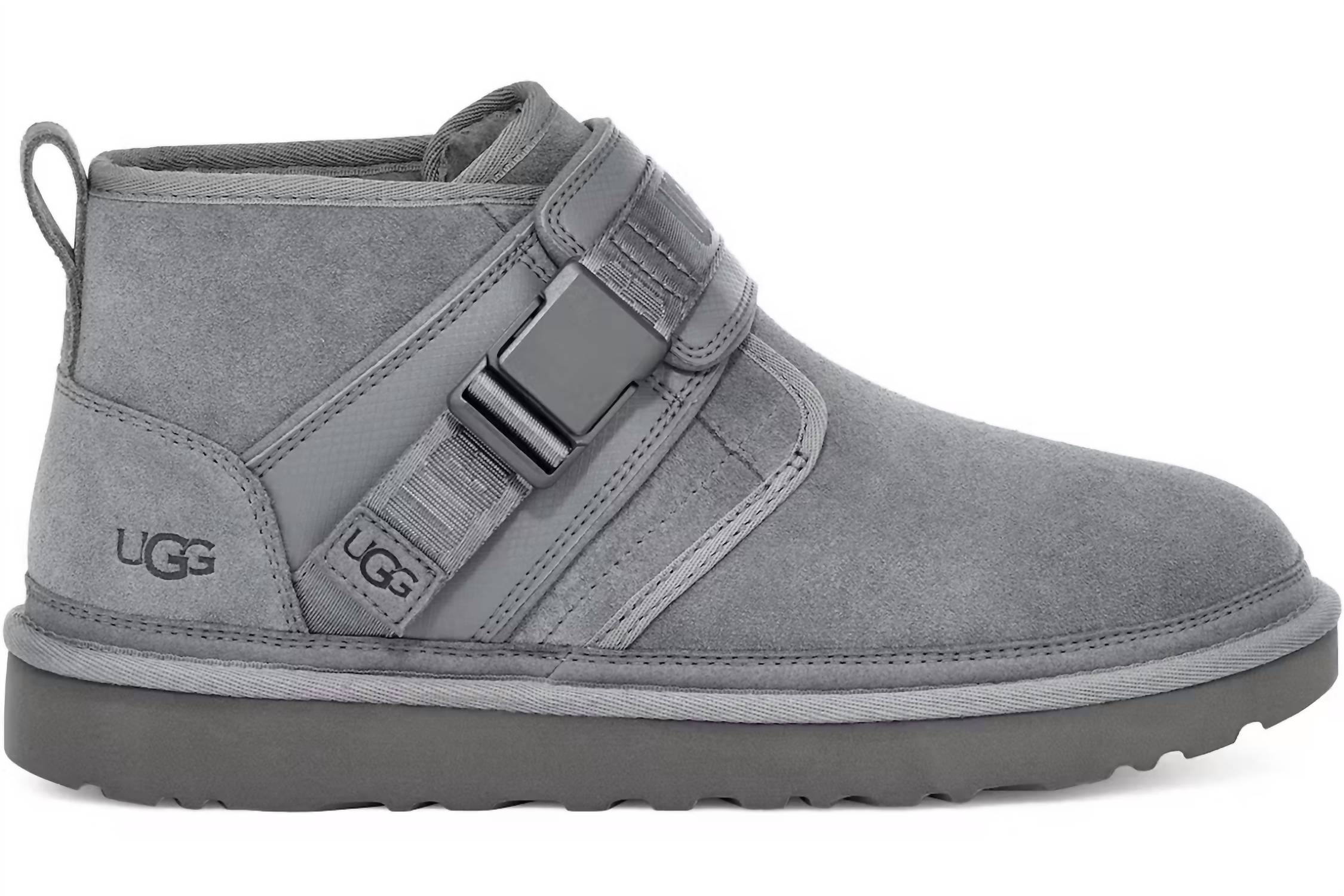 UGG Мужские ботинки Neumel Snapback в сером металлическом цвете
UGG Мужские ботинки Neumel Snapback в сером металлическом цвете