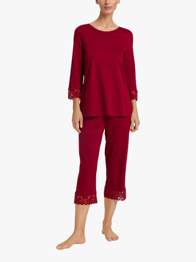 Комплект пижамы Moments с кружевной отделкой и укороченным кроем Hanro, Red Dahlia
Комплект пижамы Moments с кружевной отделкой и укороченным кроем Hanro, Red Dahlia