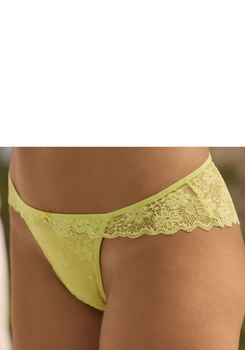 Трусики Vivance из нежного жаккардового кружева с элегантной фурнитурой, цвет Lime
Трусики Vivance из нежного жаккардового кружева с элегантной фурнитурой, цвет Lime