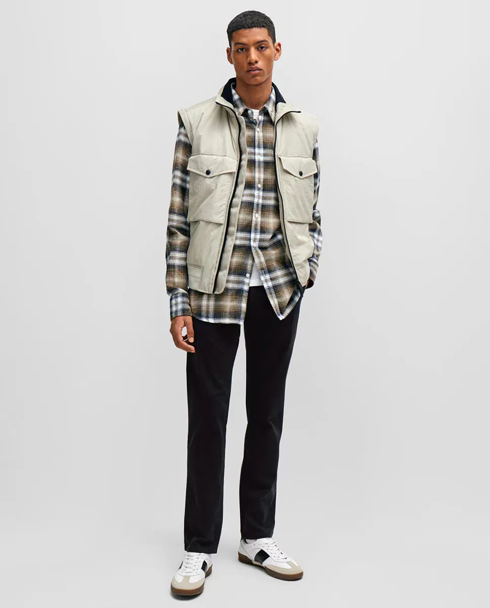 Узкие брюки чиносы из эластичного хлопкового атласа Boss, черный
Узкие брюки чиносы из эластичного хлопкового атласа Boss, черный