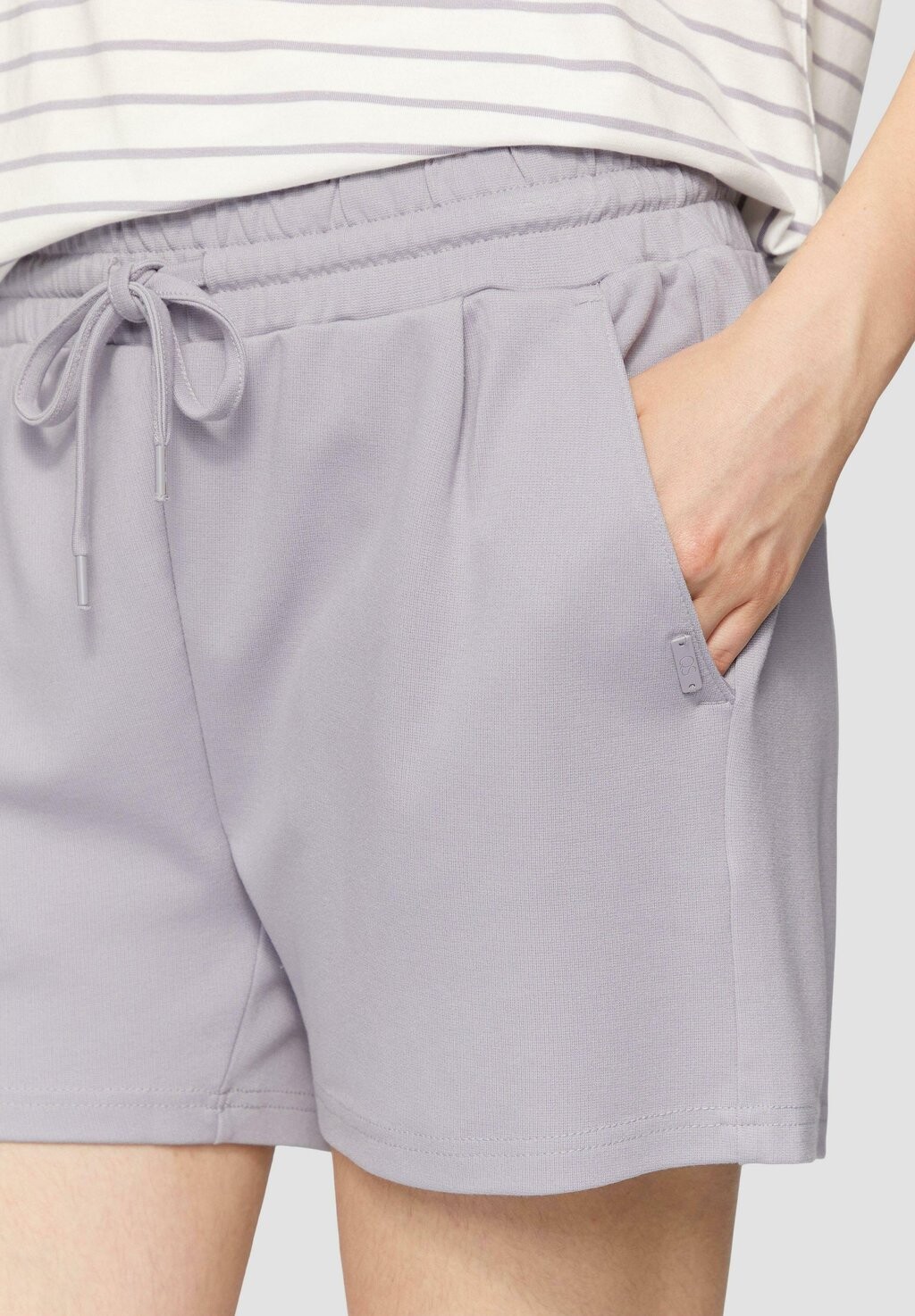 Спортивные брюки REGULAR QS, светло-серый
Спортивные брюки REGULAR QS, светло-серый