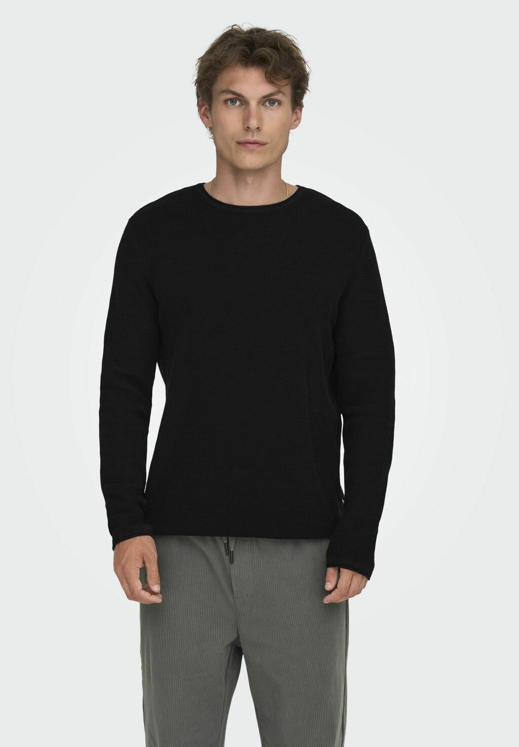 Джемпер NORMAL GESCHNITTEN RUNDHALSAUSSCHNITT Only & Sons, черный
Джемпер NORMAL GESCHNITTEN RUNDHALSAUSSCHNITT Only & Sons, черный