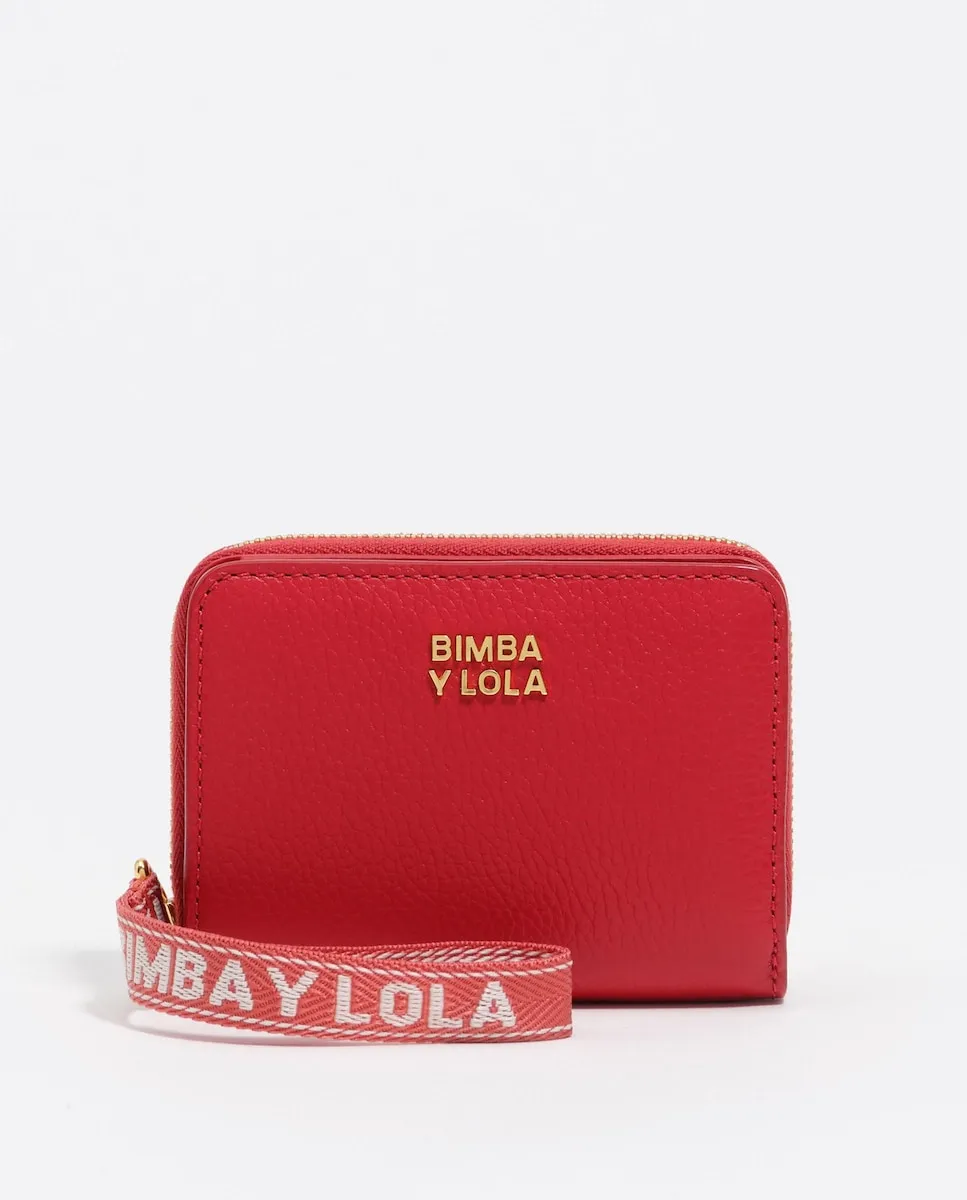 Женский кожаный кошелек на молнии красного цвета Bimba y Lola
Женский кожаный кошелек на молнии красного цвета Bimba y Lola