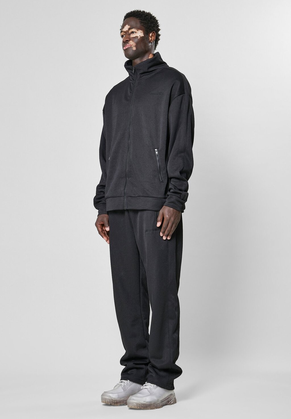 Спортивные брюки Prive 9N1M SENSE, черный
Спортивные брюки Prive 9N1M SENSE, черный