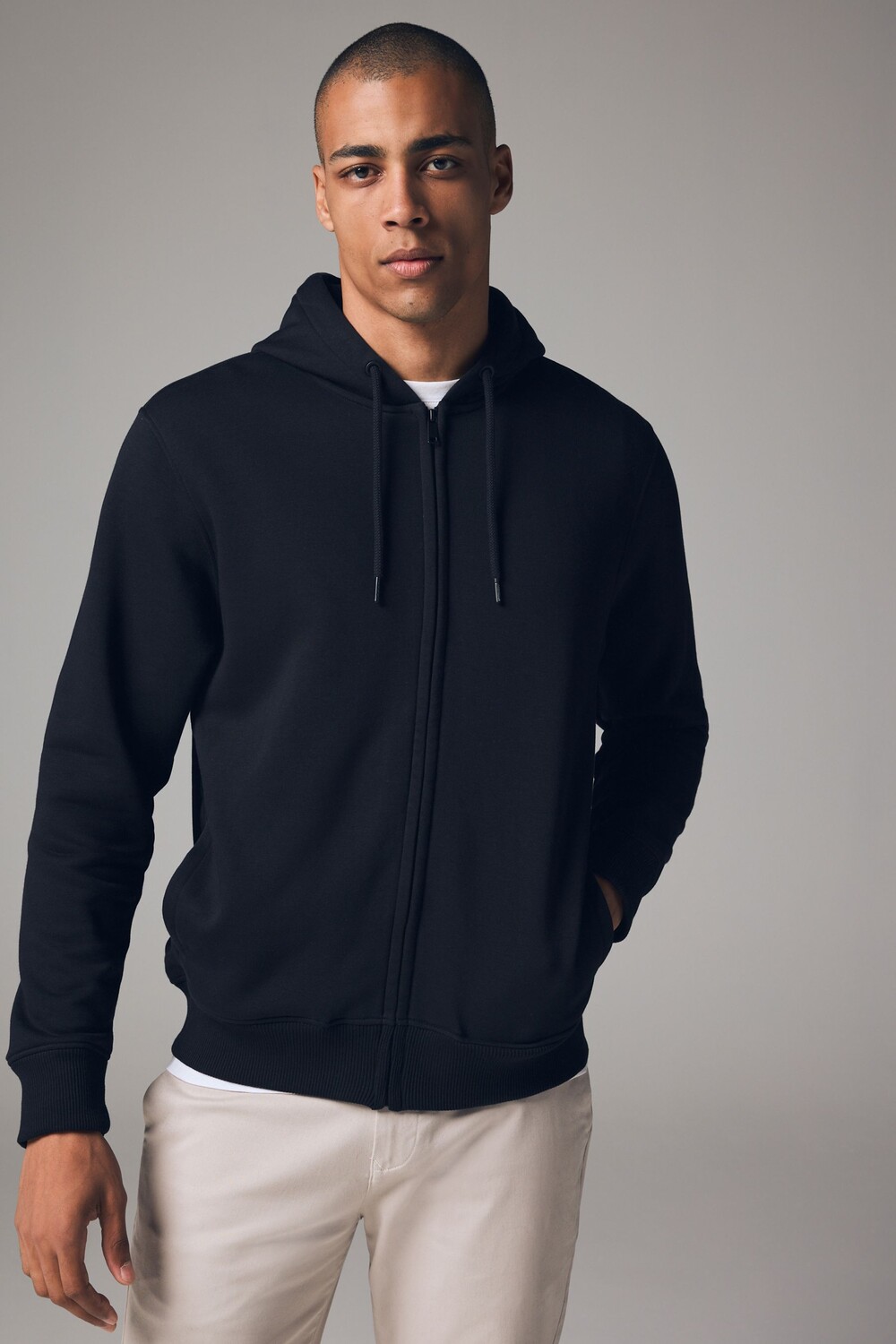 Толстовка с капюшоном из джерси с высоким содержанием хлопка и застежкой молнией Next, черный
Толстовка с капюшоном из джерси с высоким содержанием хлопка и застежкой молнией Next, черный