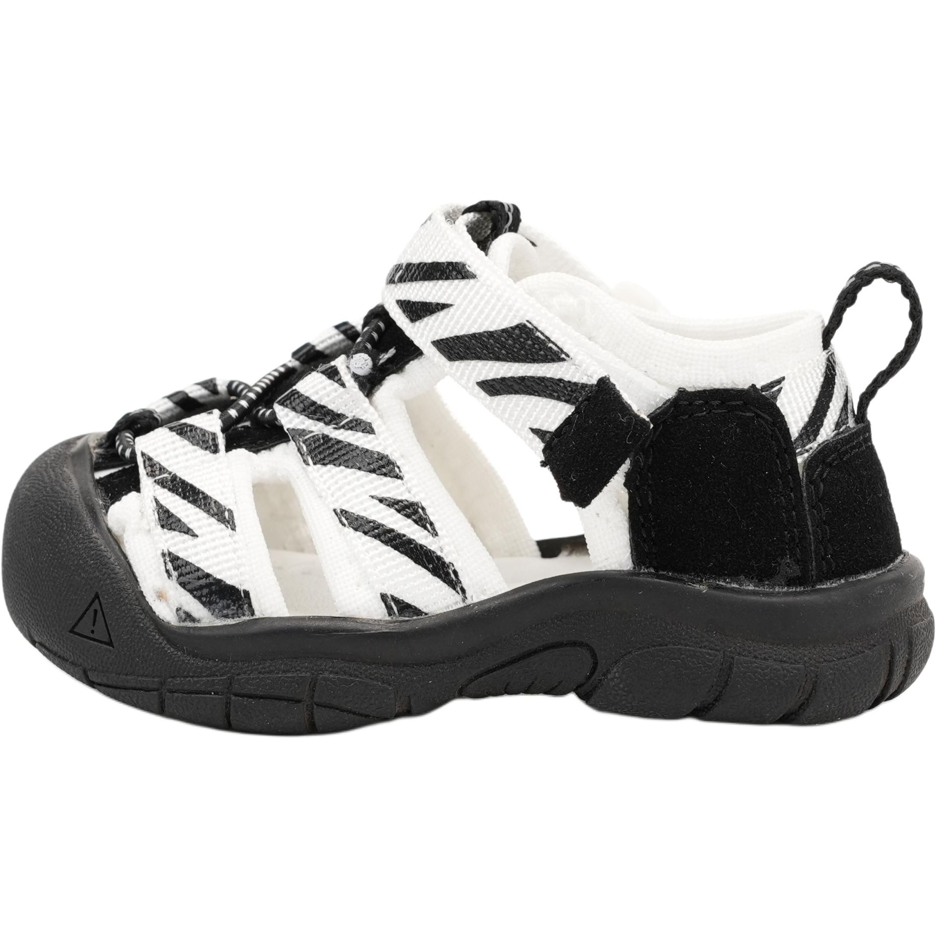 Детские сандалии с низким верхом, дышащие, нескользящие, износостойкие QINUOSHU, черный/белый
Детские сандалии с низким верхом, дышащие, нескользящие, износостойкие QINUOSHU, черный/белый