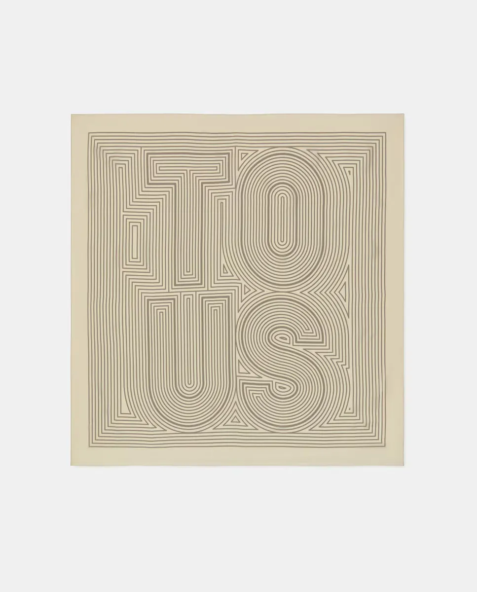 Шелковый шарф среднего размера Tous, бежевый
Шелковый шарф среднего размера Tous, бежевый