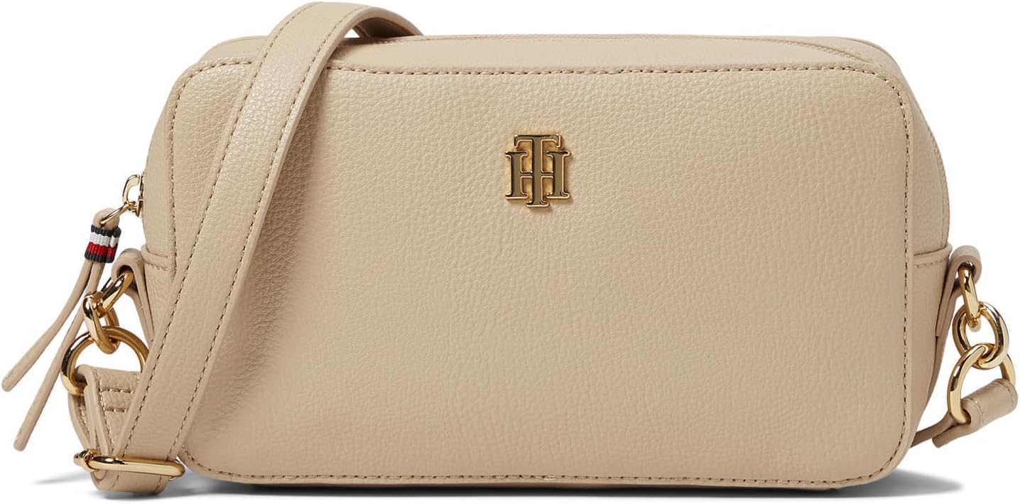 Женская сумка-мессенджер Tommy Hilfiger Odette II Camera Crossbody, Fawn
Женская сумка-мессенджер Tommy Hilfiger Odette II Camera Crossbody, Fawn