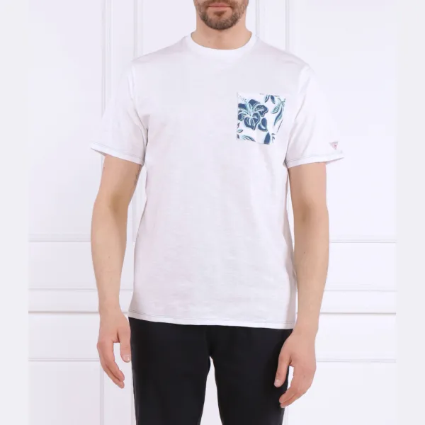 Футболка стандартного кроя с карманами Guess, белый
Футболка стандартного кроя с карманами Guess, белый