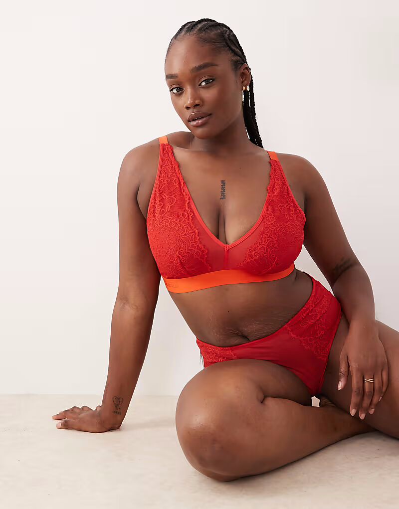 Бюстгальтер-бралетт Fuller Bust Synergy из кружева и сетки с ягодами годжи Lemonade Dolls
Бюстгальтер-бралетт Fuller Bust Synergy из кружева и сетки с ягодами годжи Lemonade Dolls