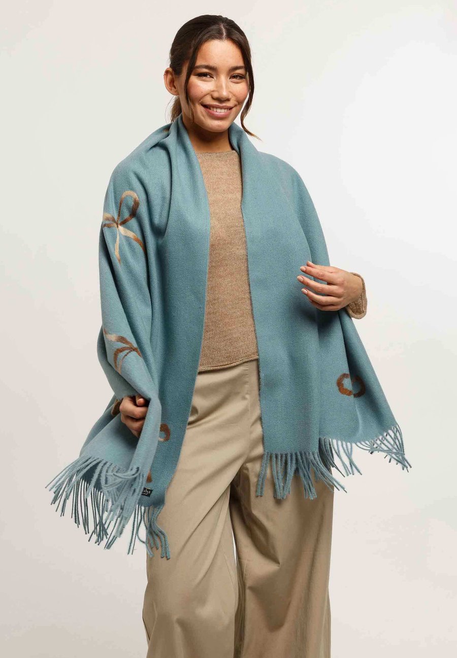 Шарф FRAAS GESTICKTE SCHLEIFEN STOLA, Crystal Teal/Turquoise
Шарф FRAAS GESTICKTE SCHLEIFEN STOLA, Crystal Teal/Turquoise